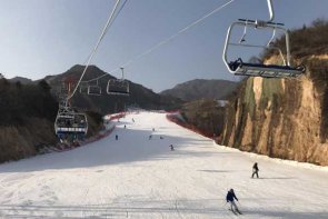 北京市内包车去顺义区滑雪场多少钱？